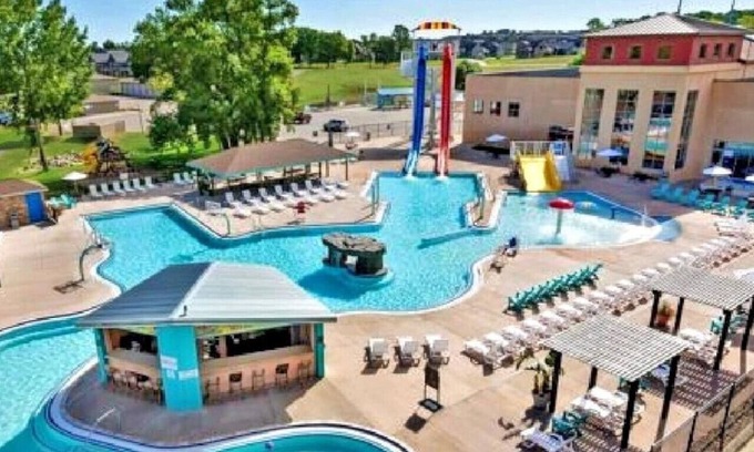 Arnolds Park Cabin | The Hook Wine and Sinker House at Bridges Bay Resort