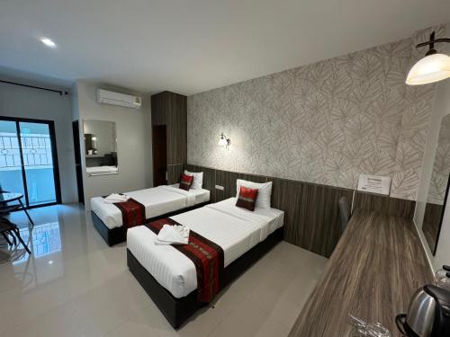 Ban Pa Yang Hotel | THE HUB SURATTHANl