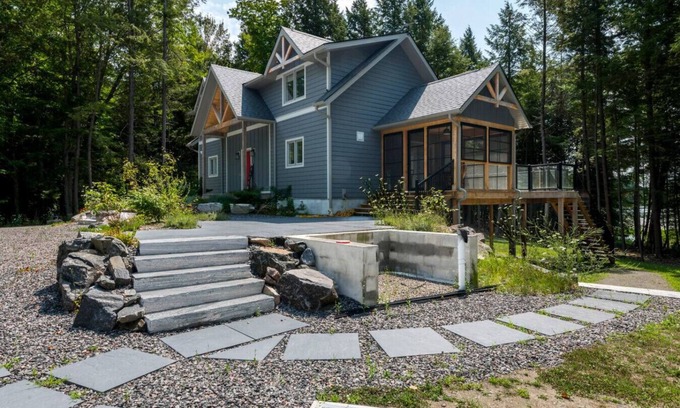 Georgian Bay Apartment | The Huron Woods Retreat with Sauna & Sports Court