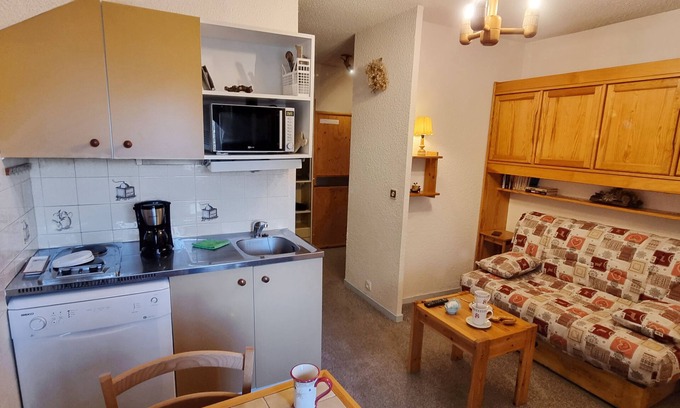 Saint-Leger-les-Melezes Apartment | The ideal apartment for winter sports vacations, 200m from the slopes. Champsaur