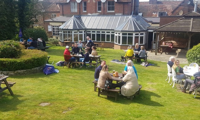 Ockley Hotel | The Inn On The Green