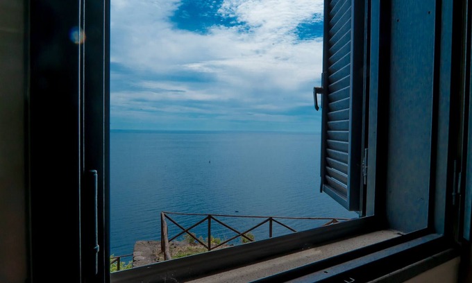 Acireale Cabin | The island that does not exist - Oasis on the Timpa di Acireale between Etna and Taormina