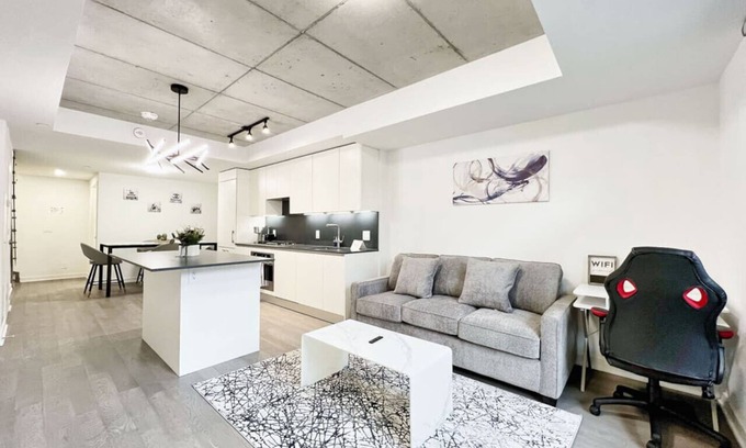 The Junction Hotel | The Junction Nest | Private Patio | Parking