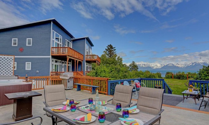 Homer Apartment | The Lighthouse