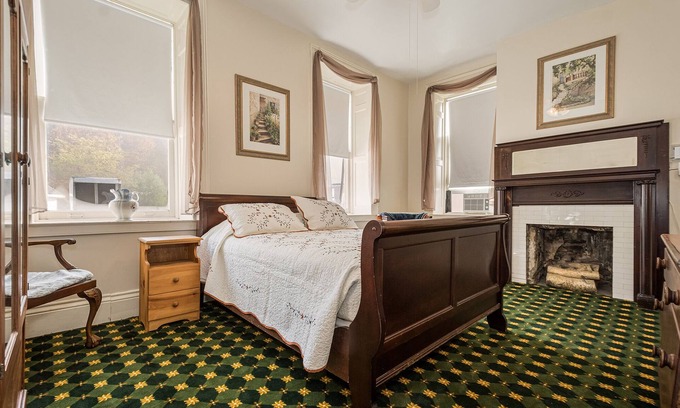 Farmington Hotel | The Lincoln | Historic Victorian Inn Room