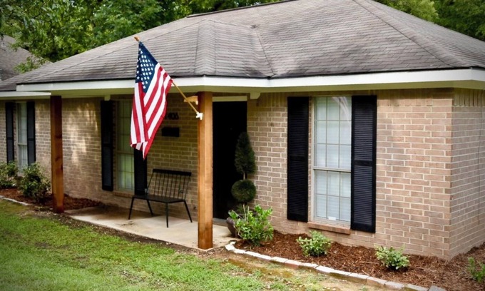 Texarkana House | The Little House on Pecan with parking for boats or trailers