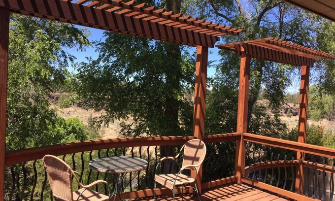 Redmond House | The Little Rojo - apartment over the garage