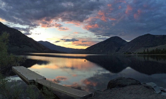 Okanogan County Cabin | The Lodge at Palmer Lake - waterfront