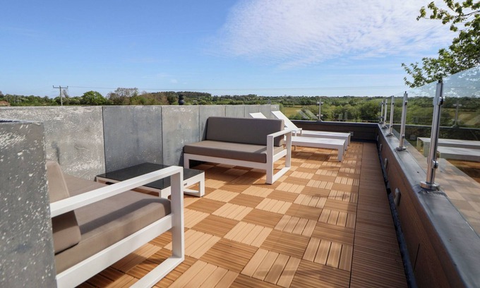 Holywell Cottage | The Lodge @ Racecourse House