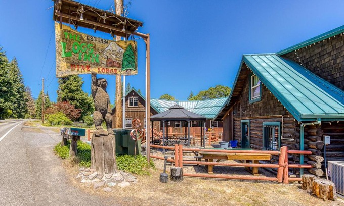 White Salmon House | The Logs