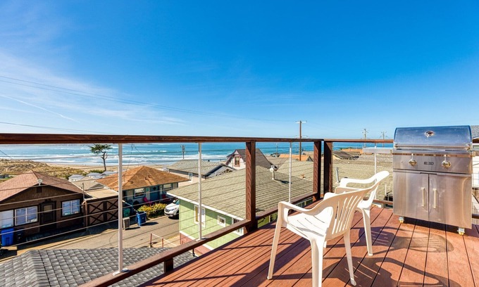 Dillon Beach Cabin | The Lookout~Updated, Warm, & Inviting BeachCabin!Walk to Beach!Views!Dog/WiFi