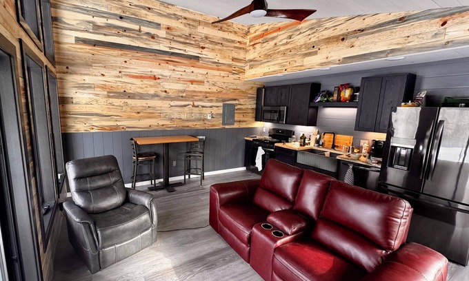 Cook Cabin | The Loony Uncle Wilderness Suite! 1/4 mile from Lake Vermilion Access.