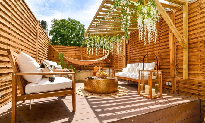 Porte-Dauphine Apartment | The Majestic Garden Suite