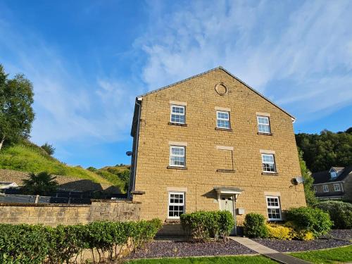 Todmorden House | The Milne