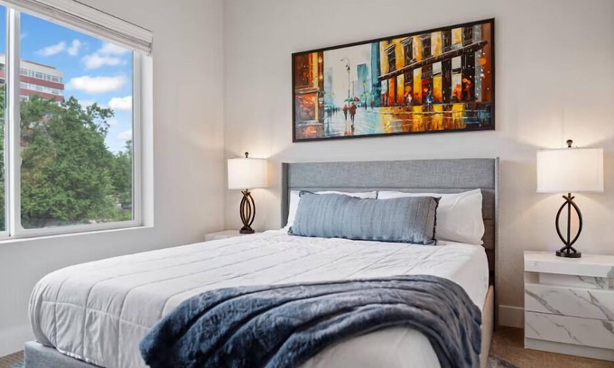 Barths House | The Modern Muse Art Home