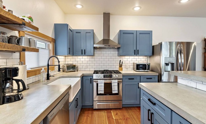 Ashland House | The Mountain Ave House by WanderLodges