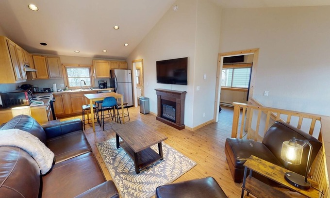 Gunnison House | The Mountaineer Apartment - Gunnison