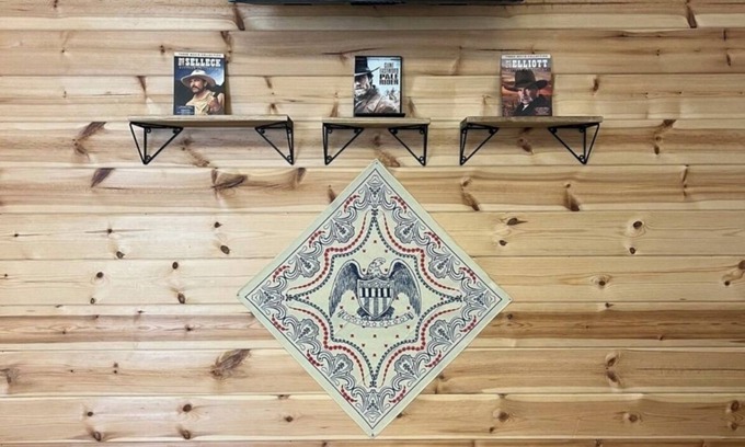 Lansing House | The Mountaineer Suite