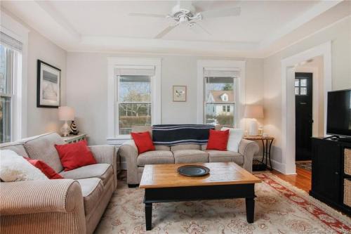 Mystic - New London House | The Mystic Charmer ,formerly The Charmer