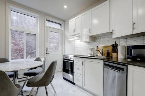 Cote-Des-Neiges—Notre-Dame-De-Grace Apartment | The NDG Charm A 3BR Hidden Gem