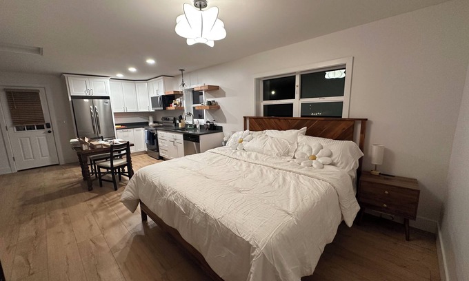 Woodinville Apartment | The Nest : Charming space with Sauna, jacuzzi plunge near wineries and hiking