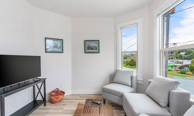 Stanwood Apartment | The Night Owl Perch in Stanwood