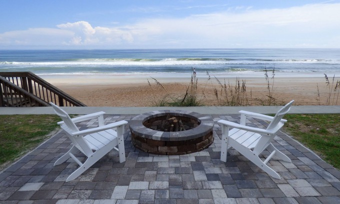 Painters Hill House | The Ocean is Your Backyard - Entire House on Ocean