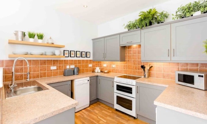 Malvern House | The Old Morgan Period 3 Bed Duplex