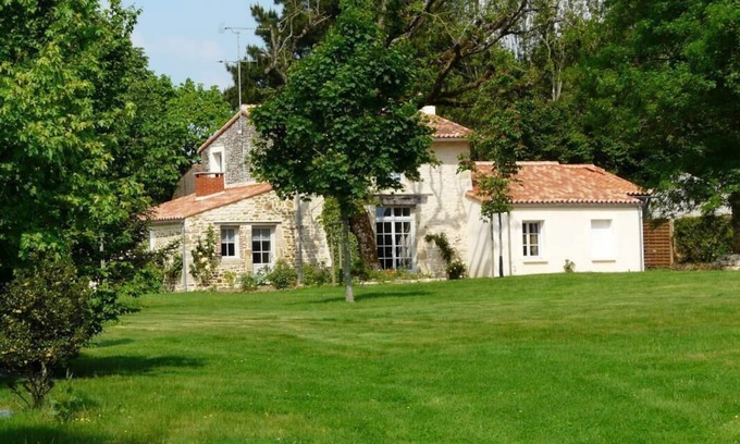 Bourneau House | THE OLD OAK