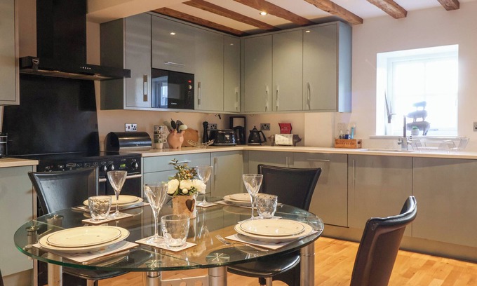 Great Hatfield Cottage | The Old Stable