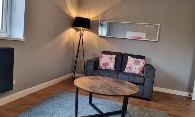 Stratford-upon-Avon Apartment | The Old Surgery Flat 8