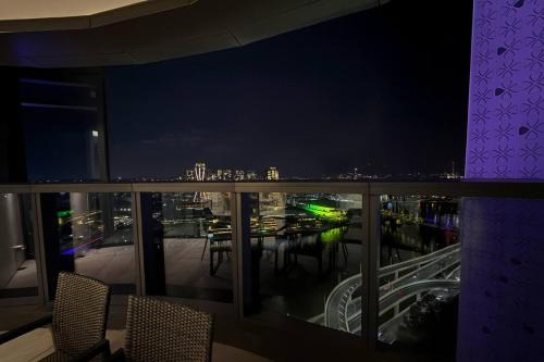 Brisbane Central Business District Apartment | The Only One - Riverfront Elegance, Free Carpark