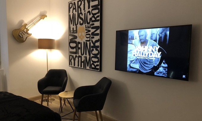 Terrasson-la-Villedieu House | The Périgord Maisons "Côté Music"