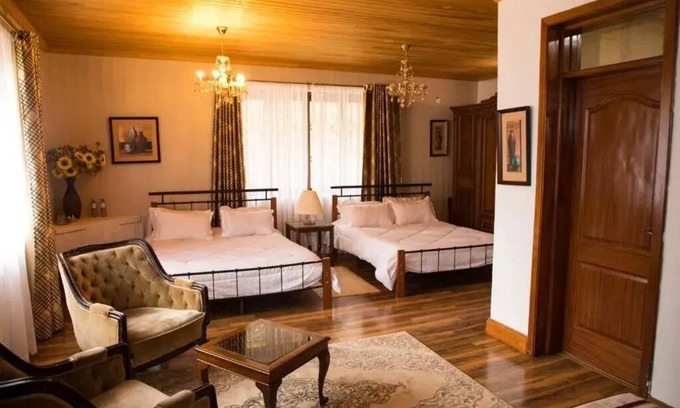 Nairobi Bed & Breakfast | The Palace Inn Karen - Twin room - 4