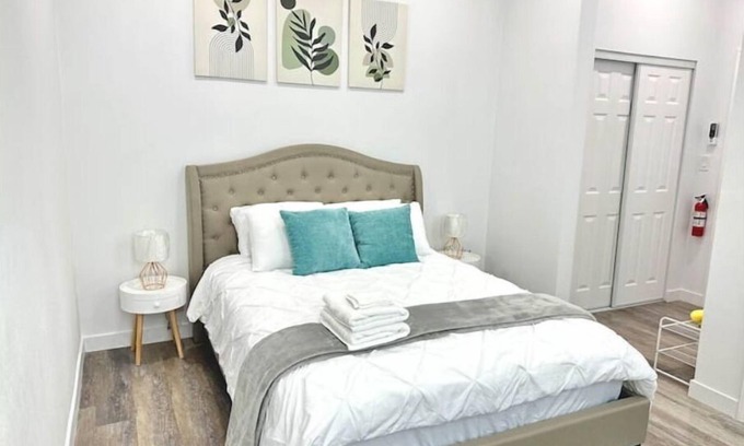 Ontario Apartment | The Peaceful Escape in the Heart of the City