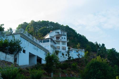 Mukteshwar Hotel | The Perch