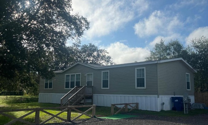 Clewiston House | The Perfect Get Away !