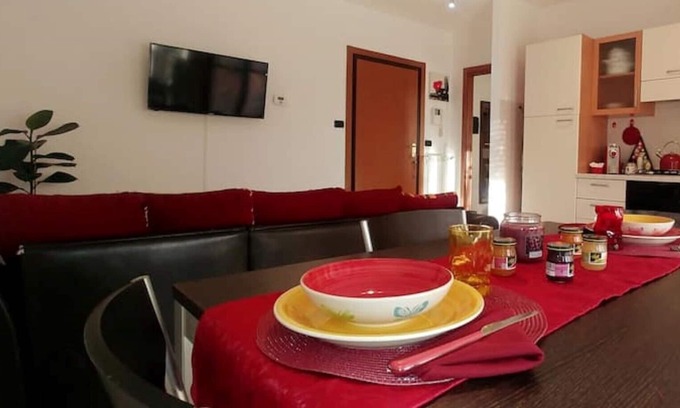 Arcore Apartment | "The Phoenix". Parking, railway station, Wi.fi, Smart TV. Near Milan, Monza, Lecco