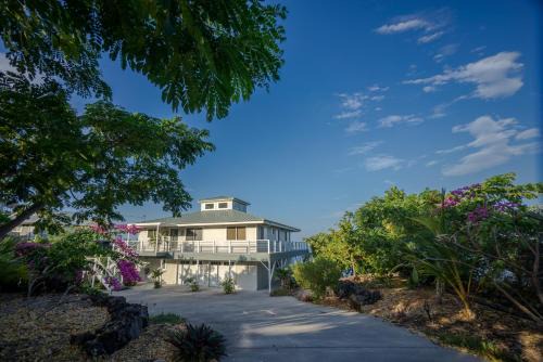 Captain Cook House | The Pineapple Palace