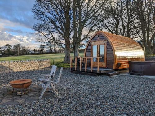 Caernarfon Ski Chalet | The Pod Fabulous glamping pod near Snowdonia.