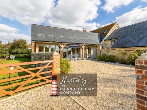 Brighstone House | The Poppies