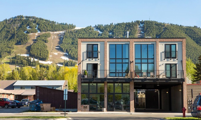 Jackson Hole Condo | The Pulse of Jackson Hole, Town Square Luxury
