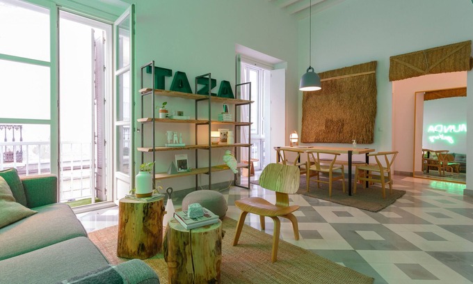 Old Town Apartment | The QUEEN's Designer Apartment by Cadiz4Rentals