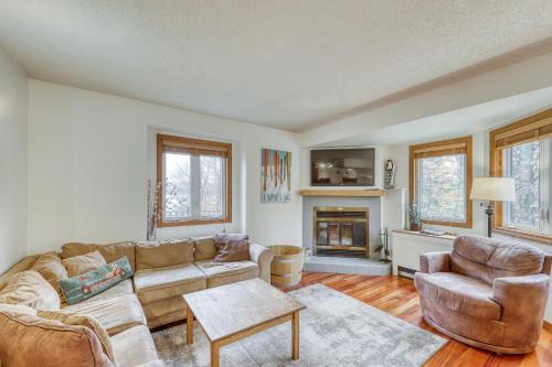 North Troy Apartment | The Queens Slopeside Hideaway