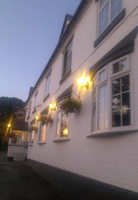 Forden Hotel | The Railway Inn