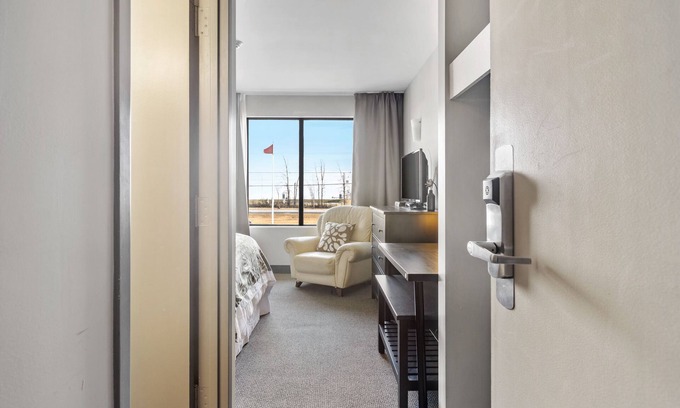 The Nation House | The Restauparc Motel! A relaxing and affordable experience.