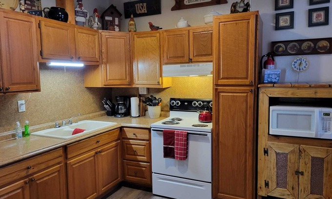 Gettysburg Apartment | The Ridge is a Cozy 2-bedroom/1 bath Apartment Short walk to downtown Gettysburg