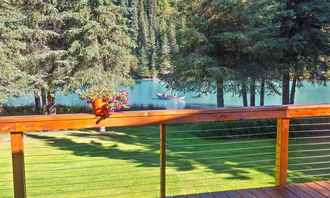 Cooper Landing House | The River House - Private 1.6 acre Upper Kenai Riverfront Home - Cooper Landing