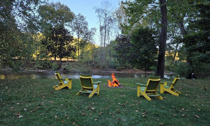 Loudonville Cottage | The Riverside Cottage. Charming 2-bedroom cottage on the Mohican River