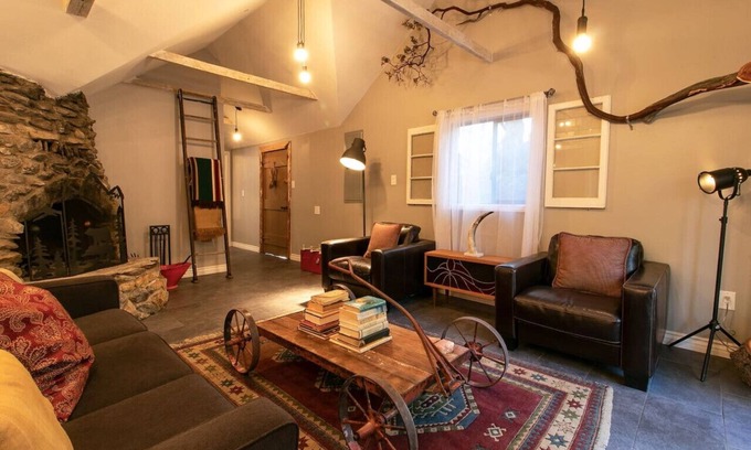 Idyllwild Cabin | The Rockhouse/Green Door at 11 Chimneys